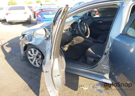 2021 Toyota Corolla Le z USA, uszkodzony, nr VIN JTDEPMAE7MJ143272